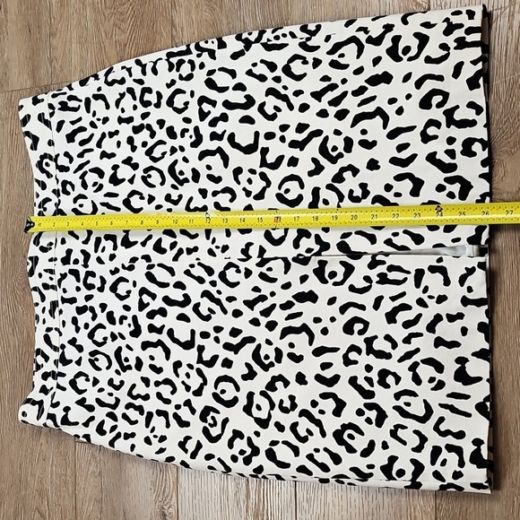 Ann Taylor Cotton Stretch Black & Cream Animal Print High Waist Pencil Skirt - Picture 14 of 15